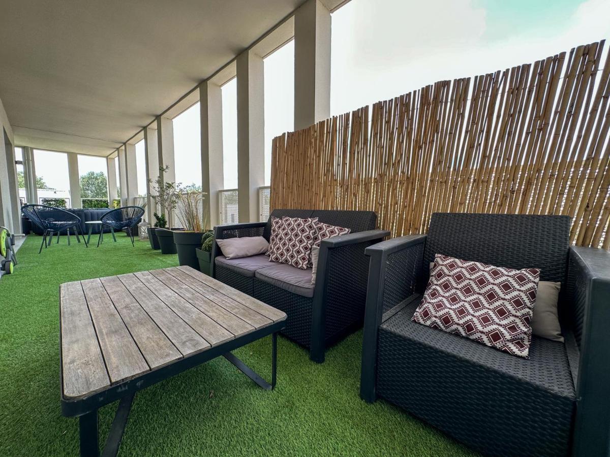 Loggia Dream Jacuzzi Apartment Montevrain Bagian luar foto